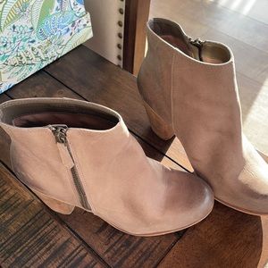 BP Size 7 booties brand new never worn